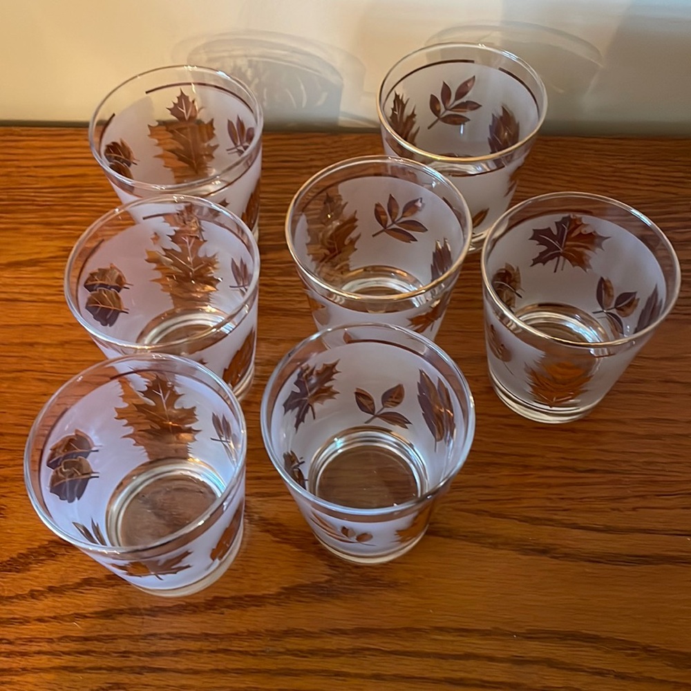 Vintage Libby’s gold leaf rock/juice glasses.